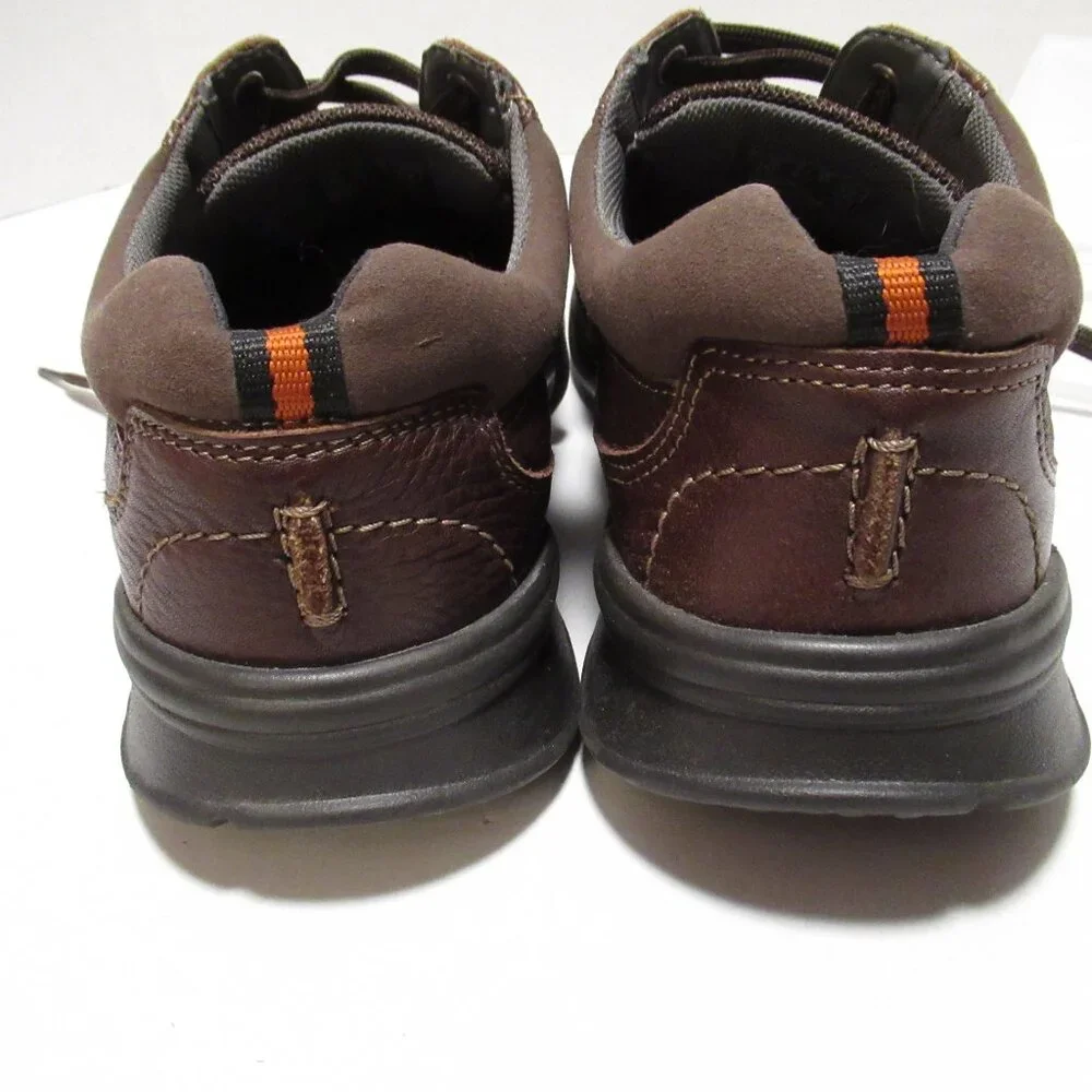 Men's Size 10.5 Clarks shoes